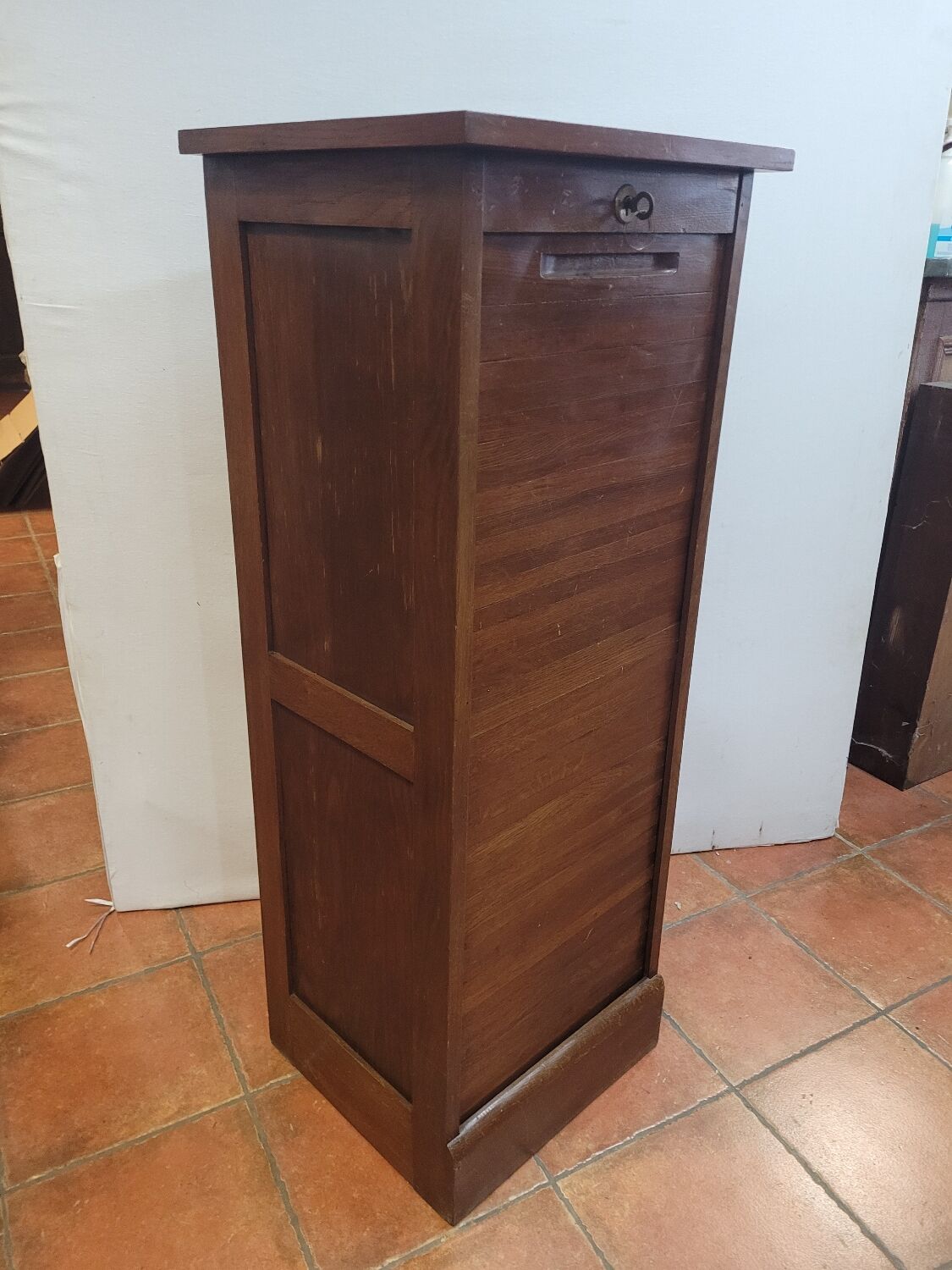 Old single curtain binder