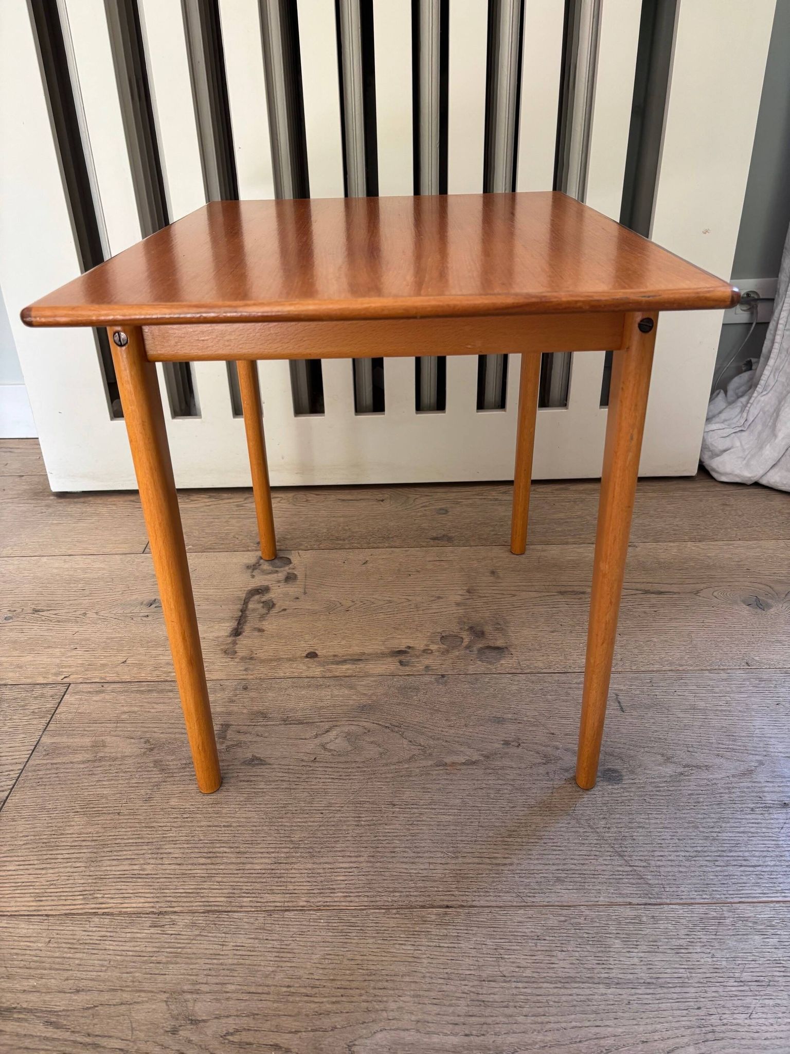 Petite table teck et hêtre - Suède années 70