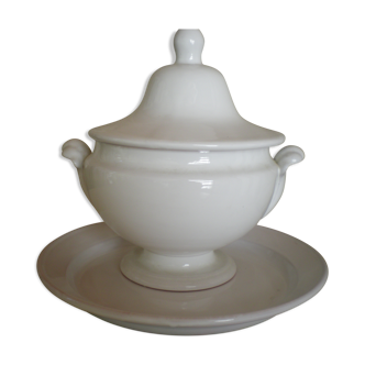 Soup tureen