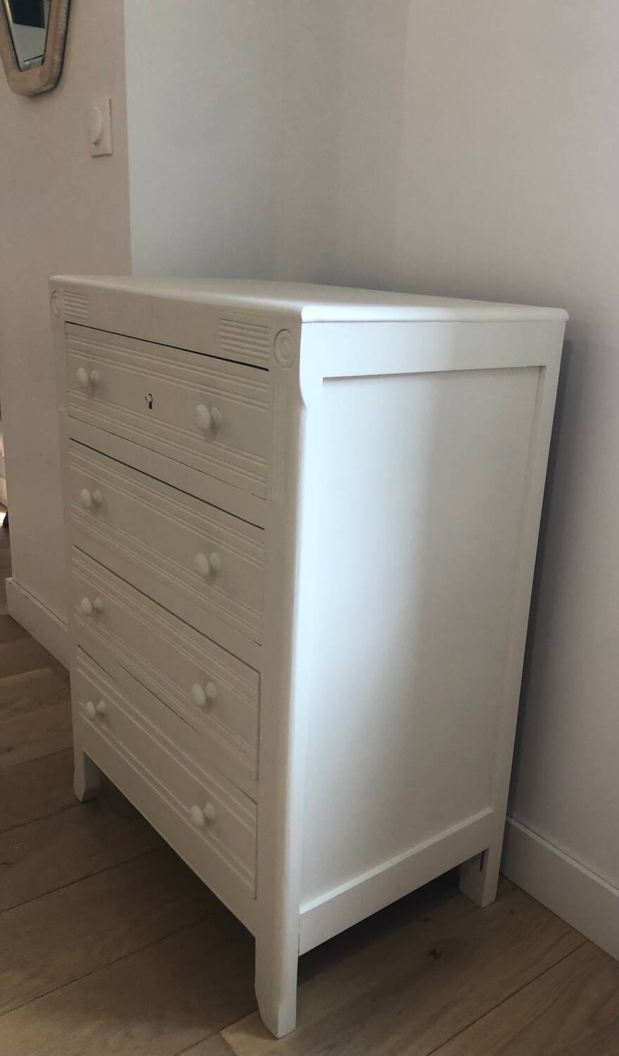 Parisian chest of drawers