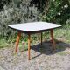 Table basse hêtre et formica années 60