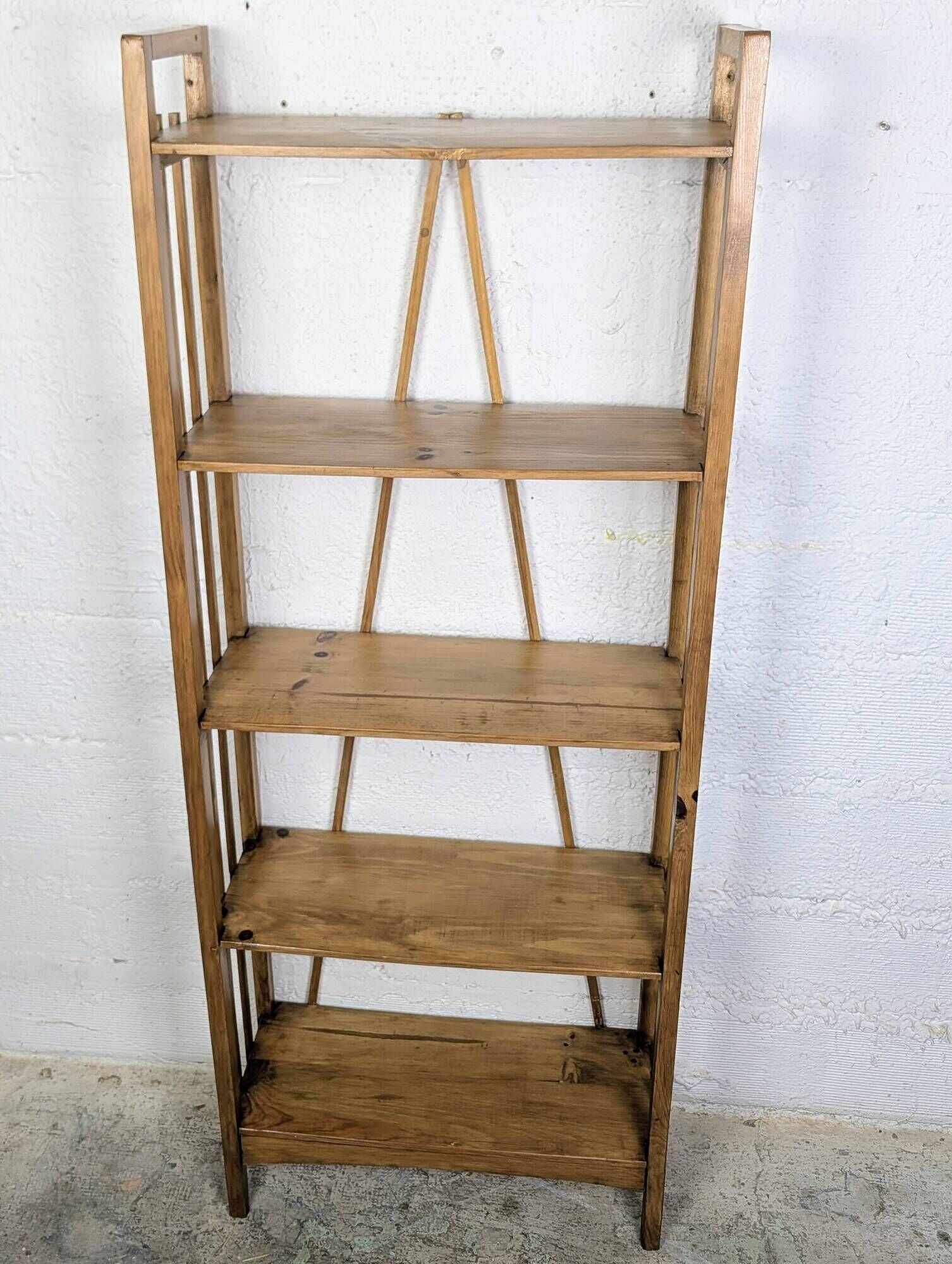 Étagère vintage en bois à 5 niveaux