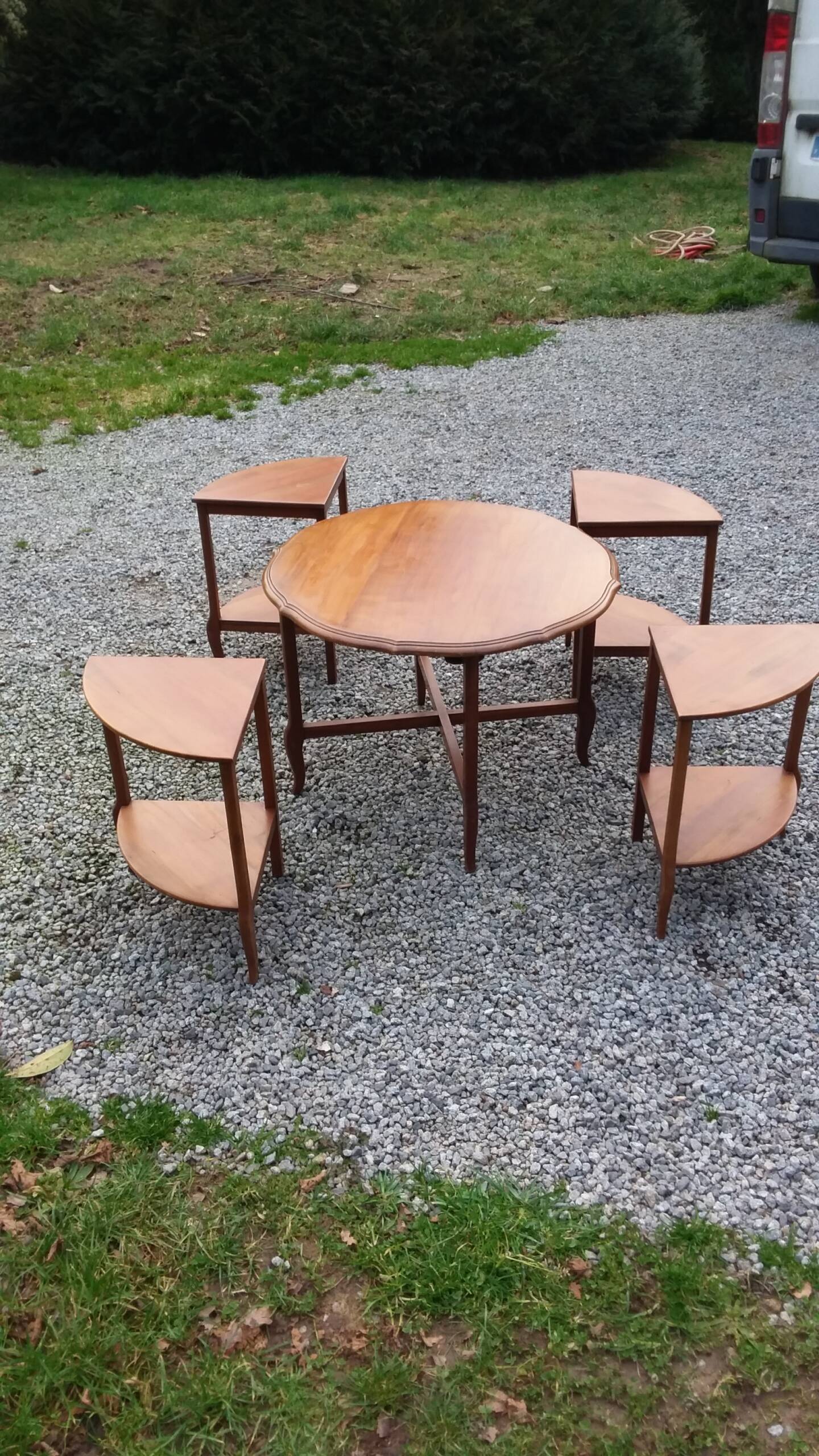 Coffee table nesting tables in cherry wood in classic style from the 60s/70s
