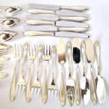 DEETJEN 30-piece modernist cutlery set with scalloped edges