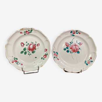 Pair of earthenware plates from the East nineteenth with floral decoration