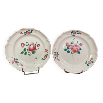 Pair of earthenware plates from the East nineteenth with floral decoration