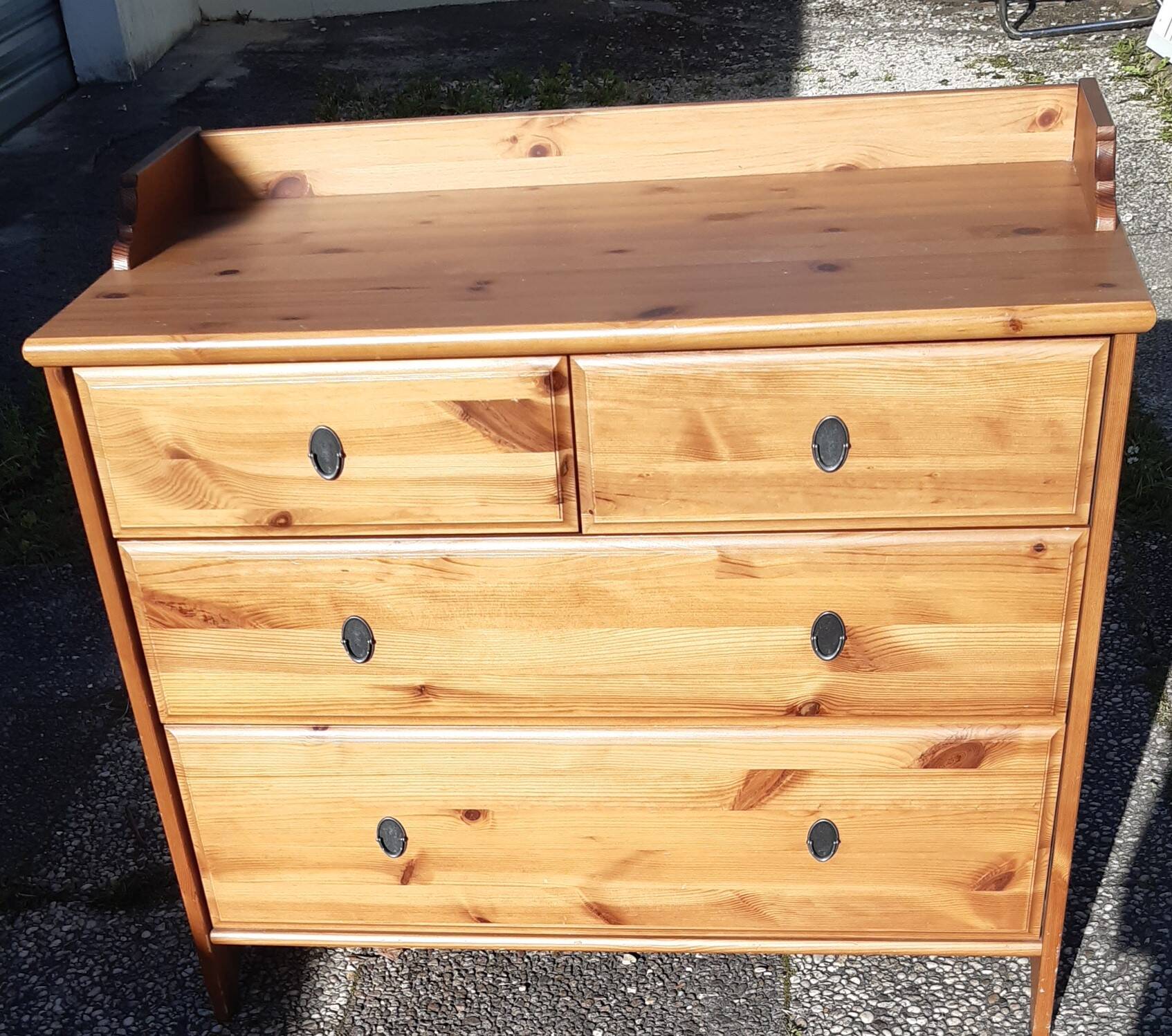 Commode 4 tiroirs  style scandinave en pin doré