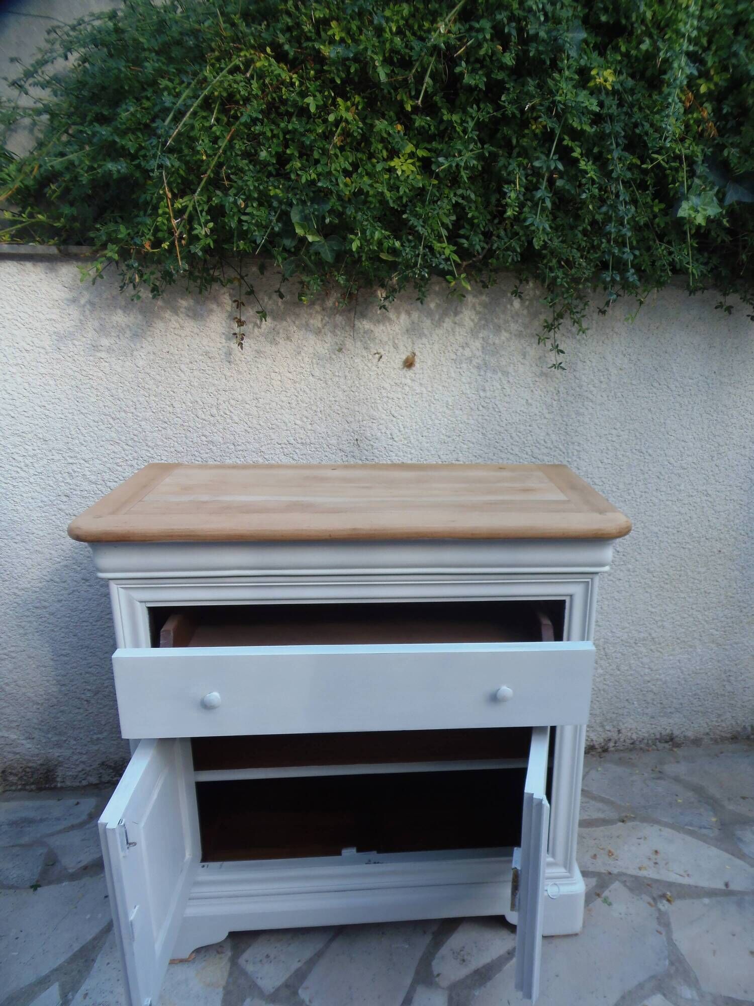 Buffet style Louis-Philippe in cherry wood – pearl grey & natural wood.