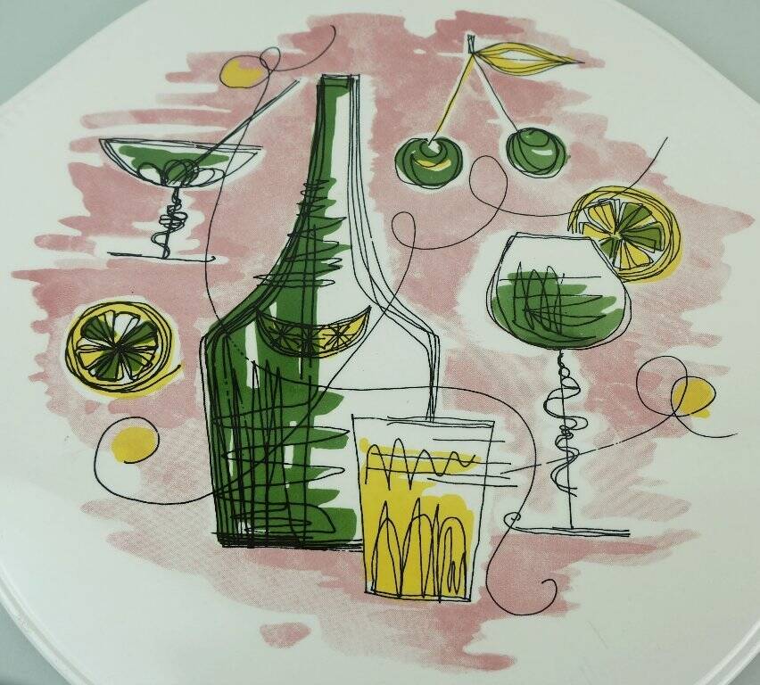 Assiette à gâteau des années 1950 avec de beaux décors de cocktail et de bar à grünstadt.