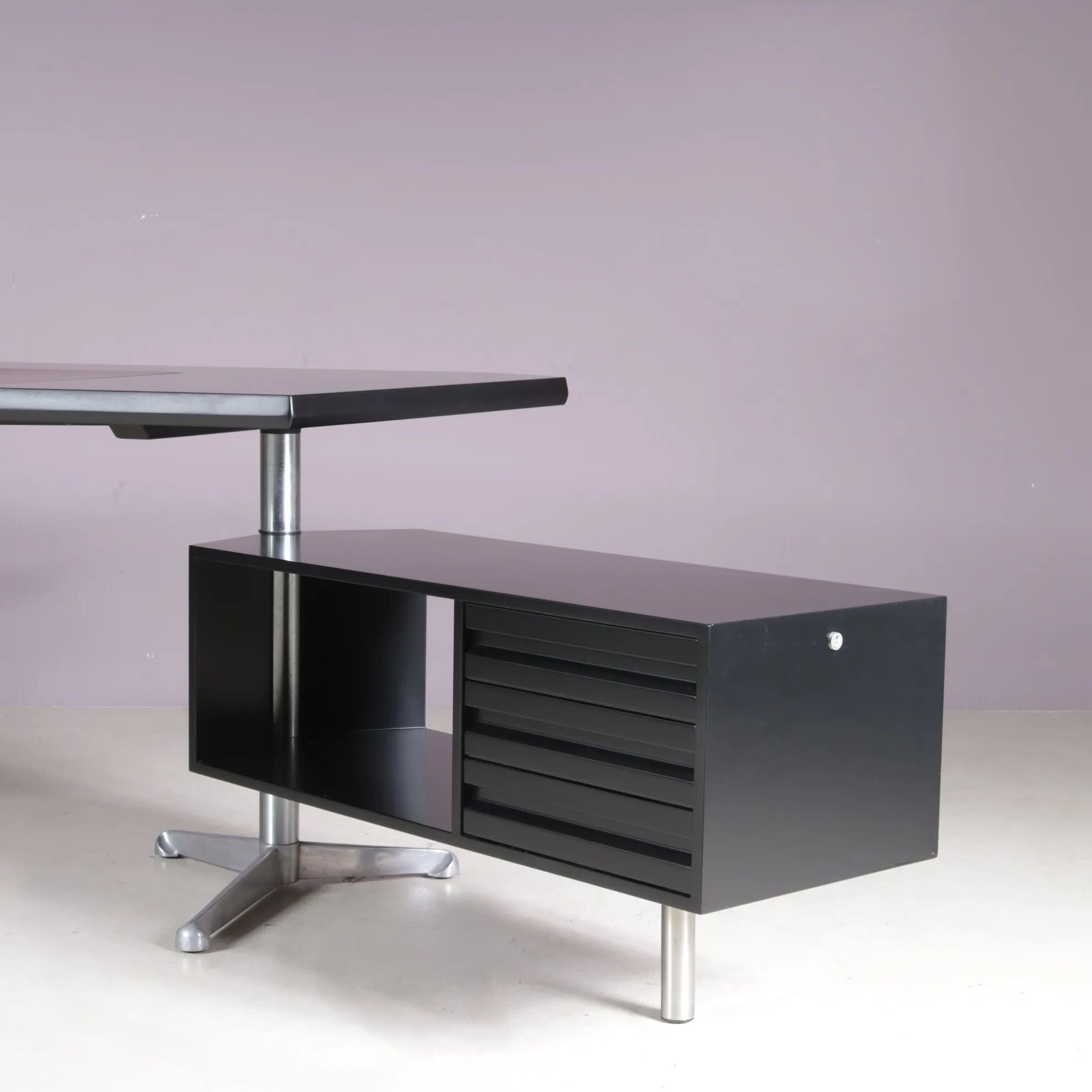 1950s Osvaldo Borsani desk for Tecno Milano, Italy