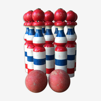 Old vintage wooden bowling game triclore plus two balls
