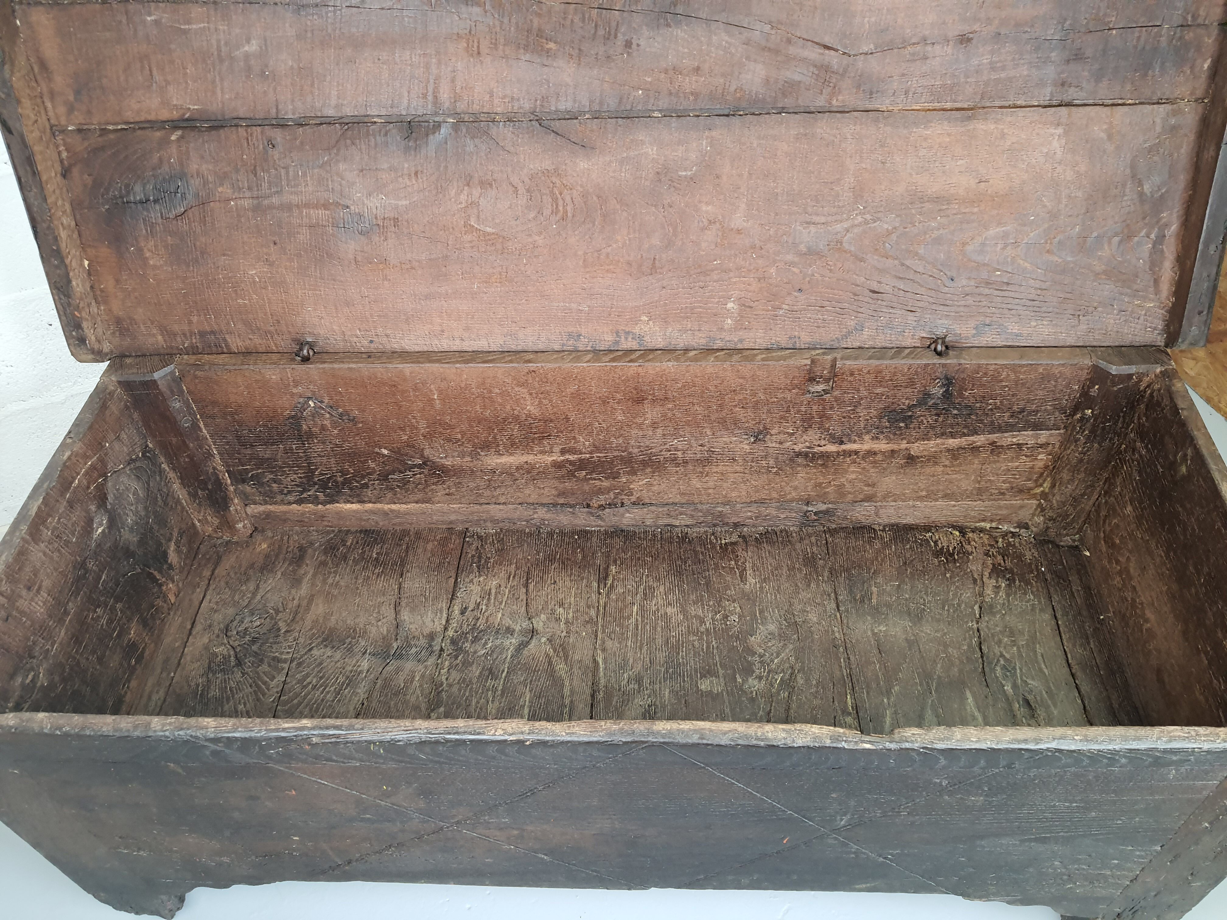 Maie ancient early 18th solid oak