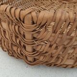 Wicker laundry basket with handles