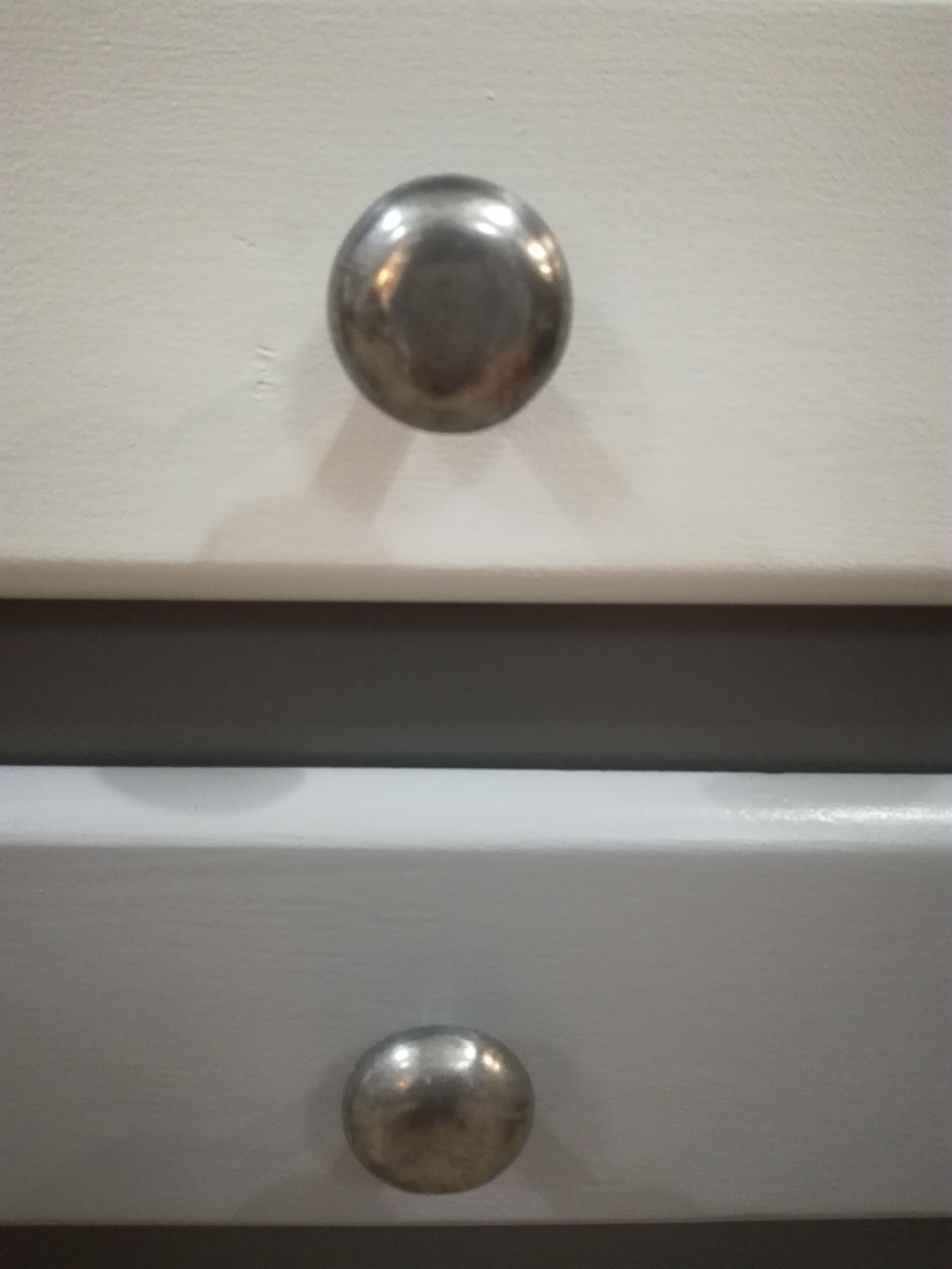 Grey chest of drawers