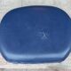 Chaise des années 70 Henry Colomer tubes chromés et skaï bleu marine