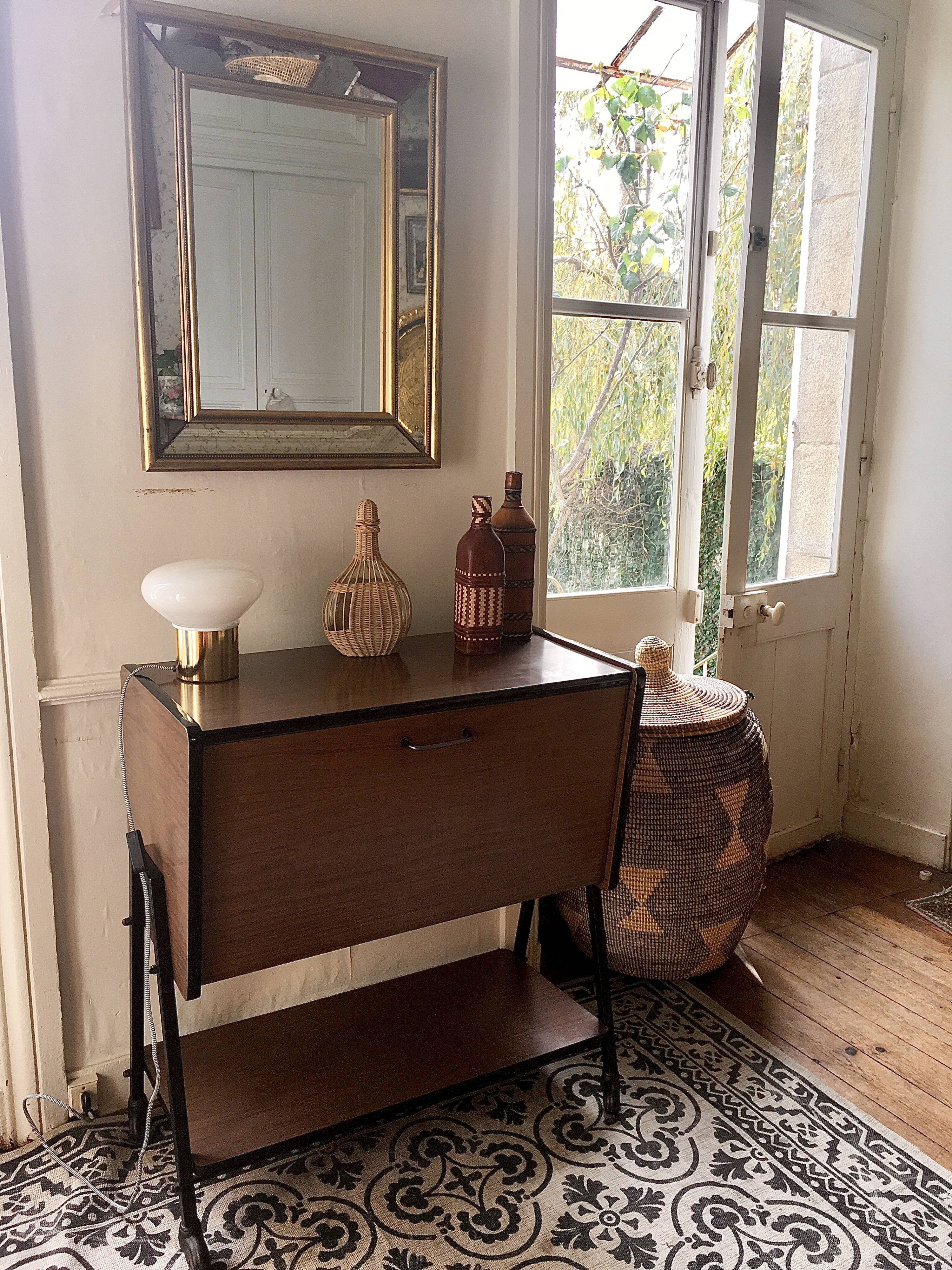 Meuble bar à roulettes en formica 50/60