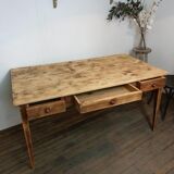 Farm table