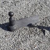 Paire de chevets de cheminée en fonte néo classique