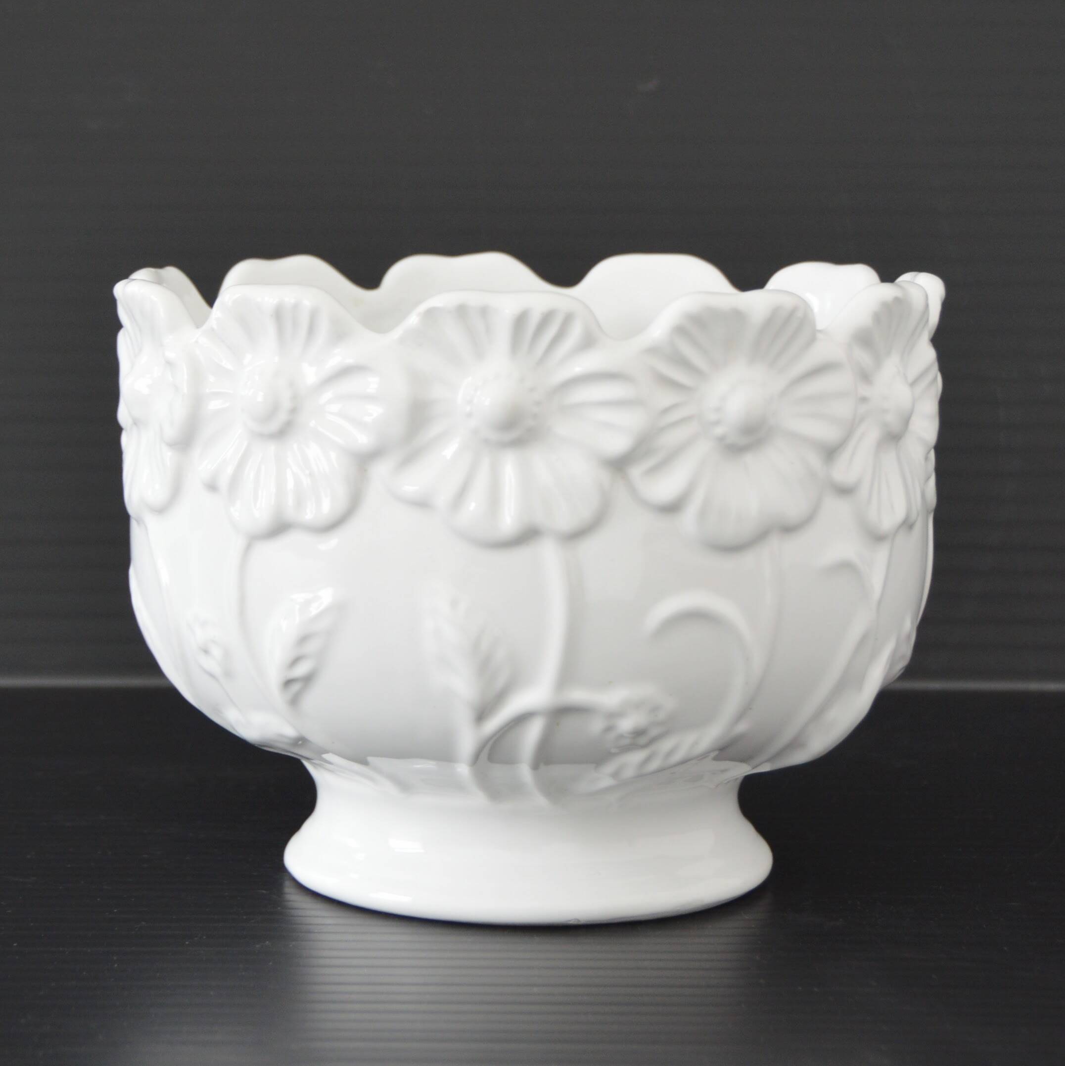 Vintage 1960 cache pot