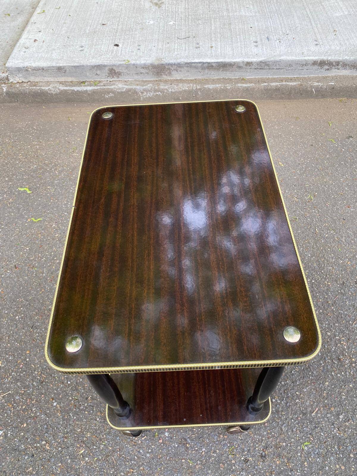 Desserte vintage palissandre double plateau doré sur roulettes 71cm