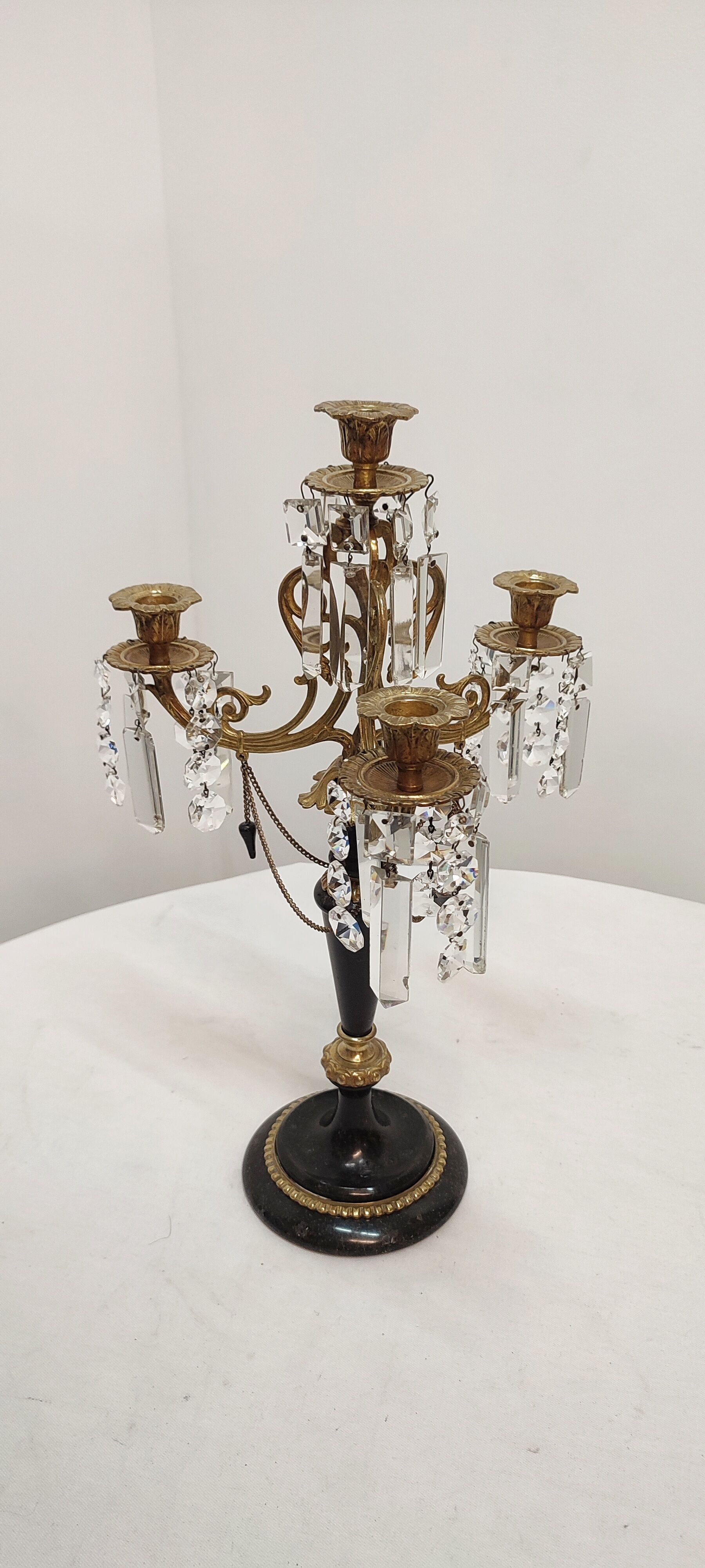 Candélabre d’onyx noir bronze et cristaux France années 1940.