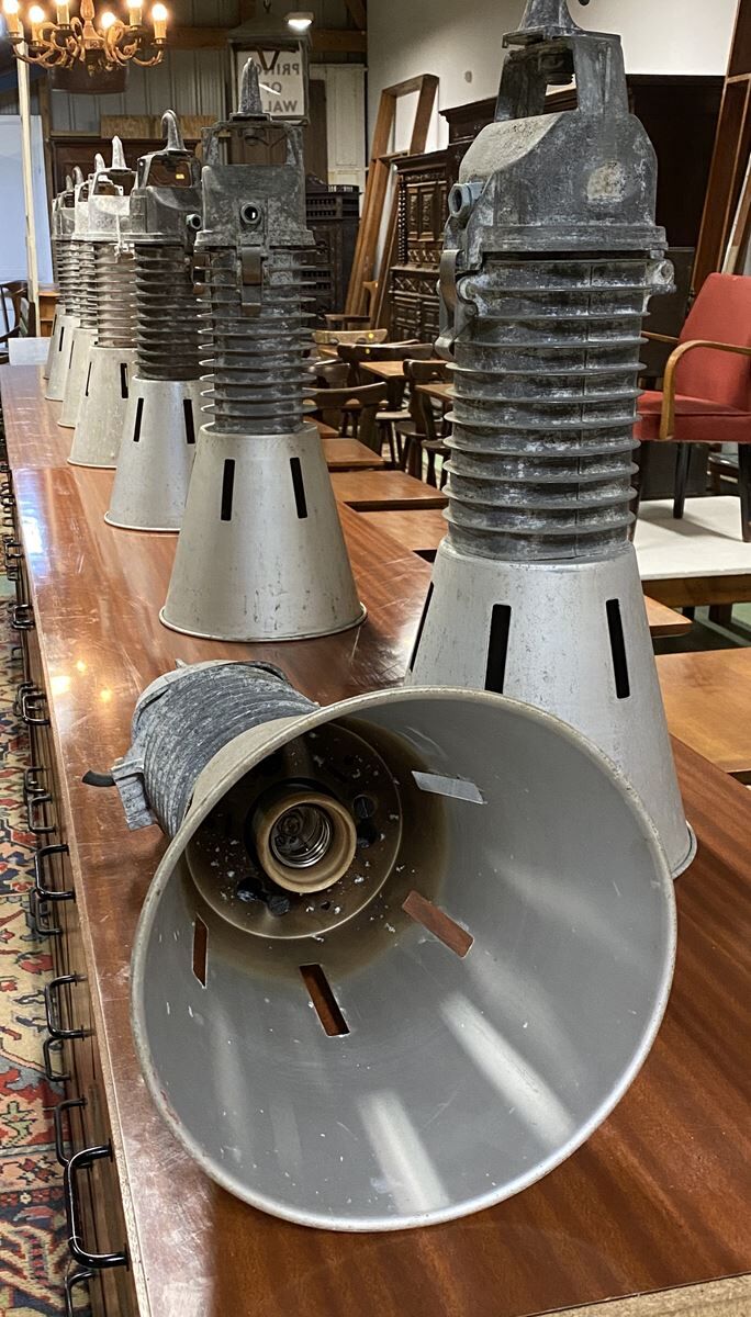 Projecteur Industriel De L Arsenal De Brest Marque Philips Annees 70 Selency