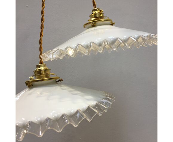 Pair of white opaline suspensions with serrated edges