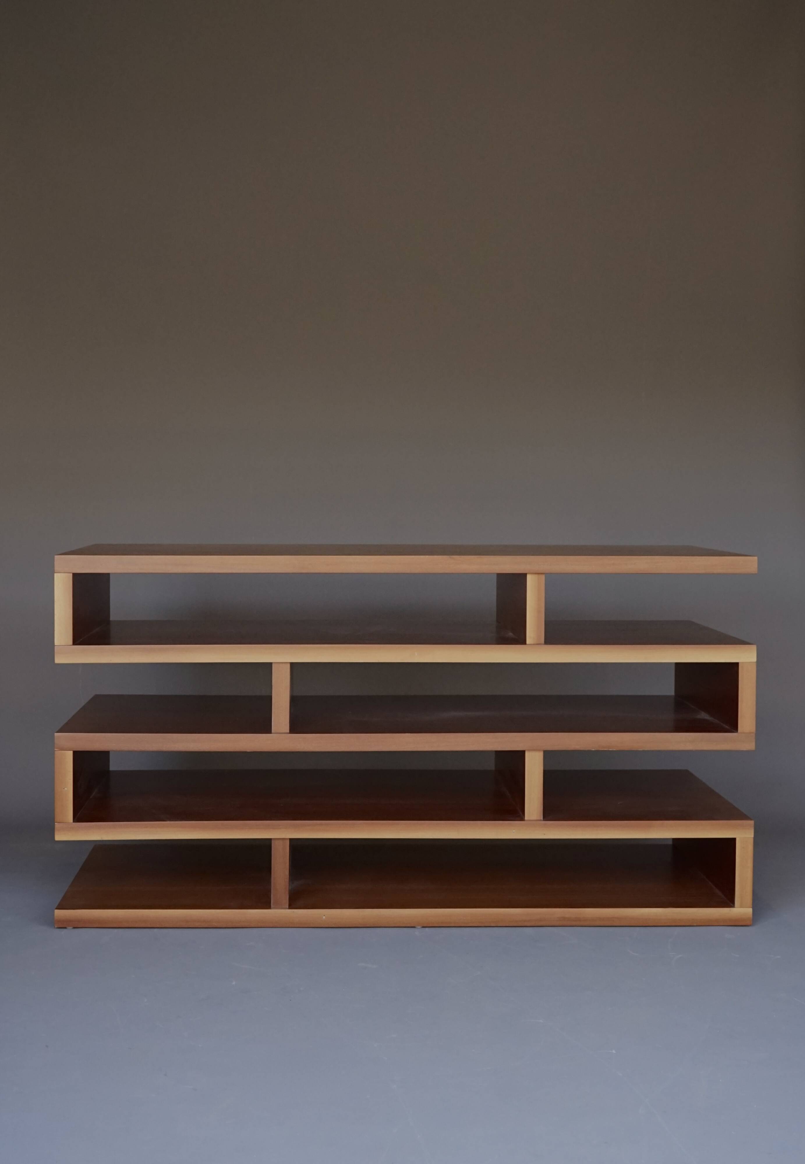 Meuble de rangement en teck. Italie, années 1960.