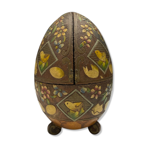 Boite œuf en bois gravee decor