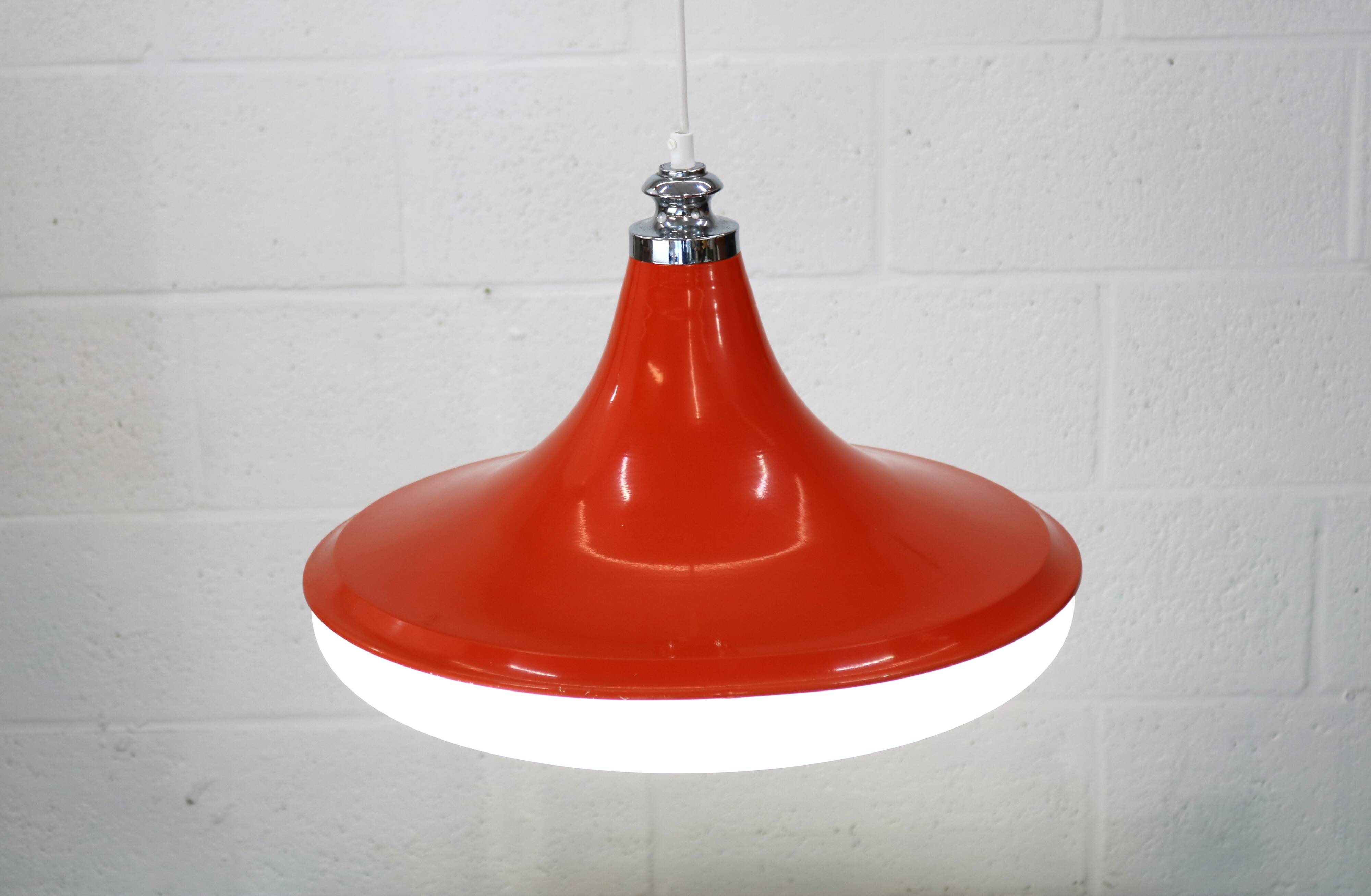 Lampe vintage de Massive Belgium, couleur orange/blanc/chrome - Belgique 1977