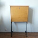 Standing or wall-mounted secretary