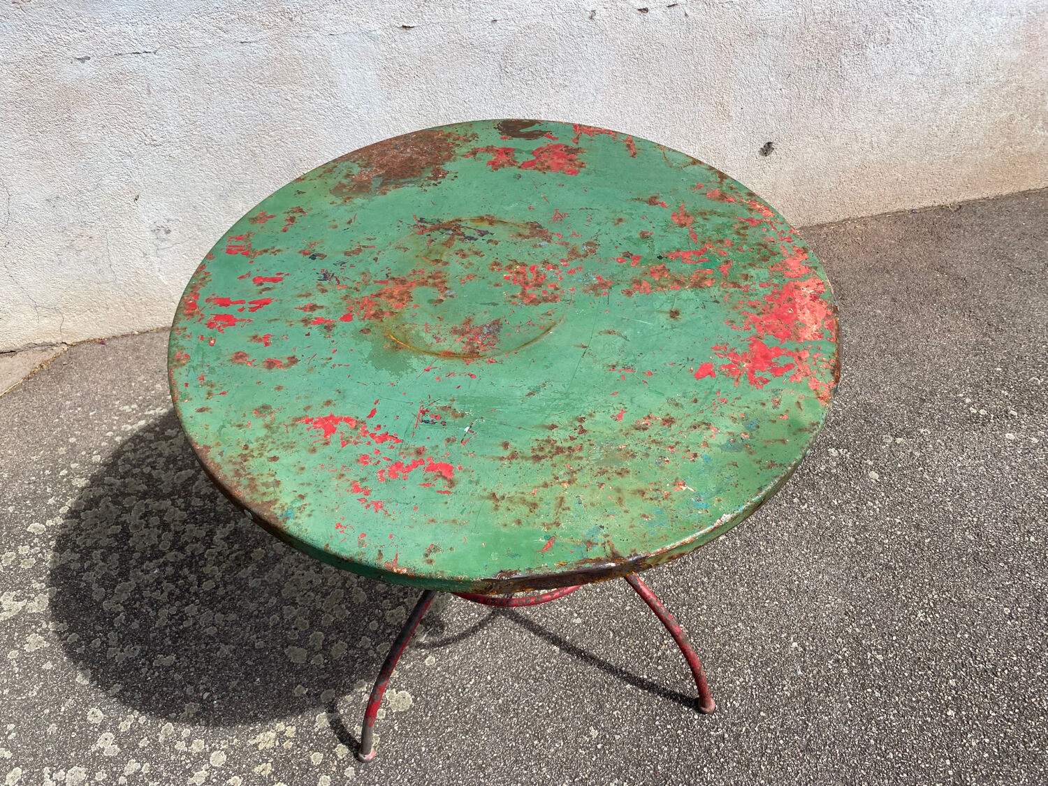 Scrolled garden table