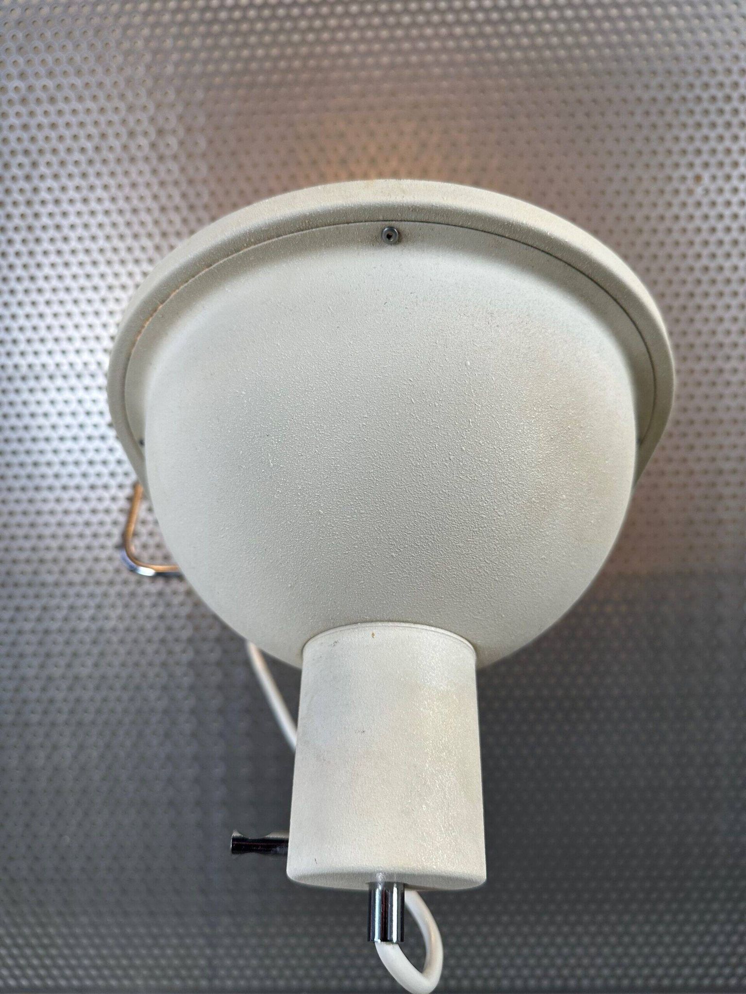 1970s white satin Italian wall lamp by Grignani for Luci