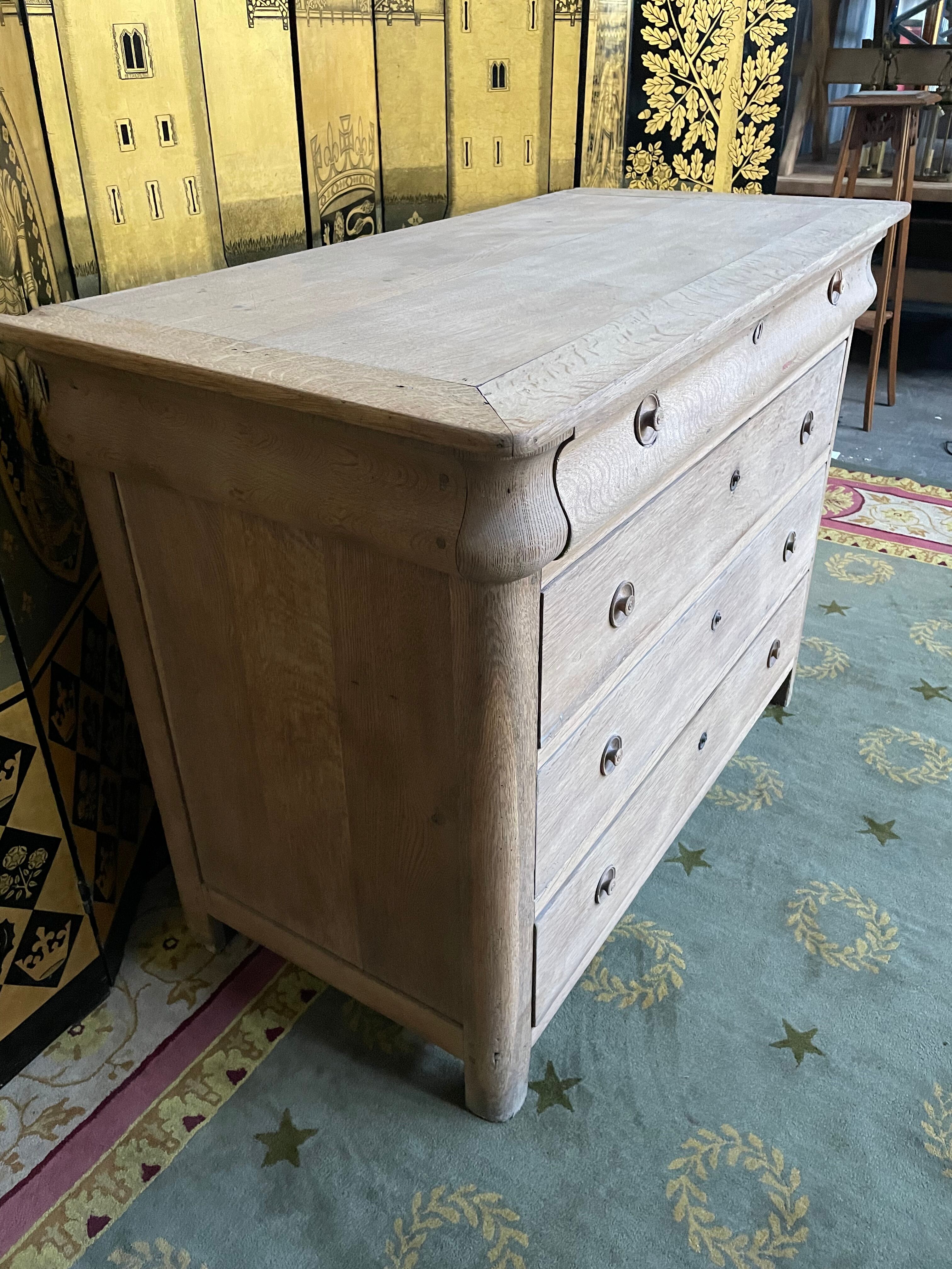 Chest of drawers in solid oak Louis Philippe aero erased 19th