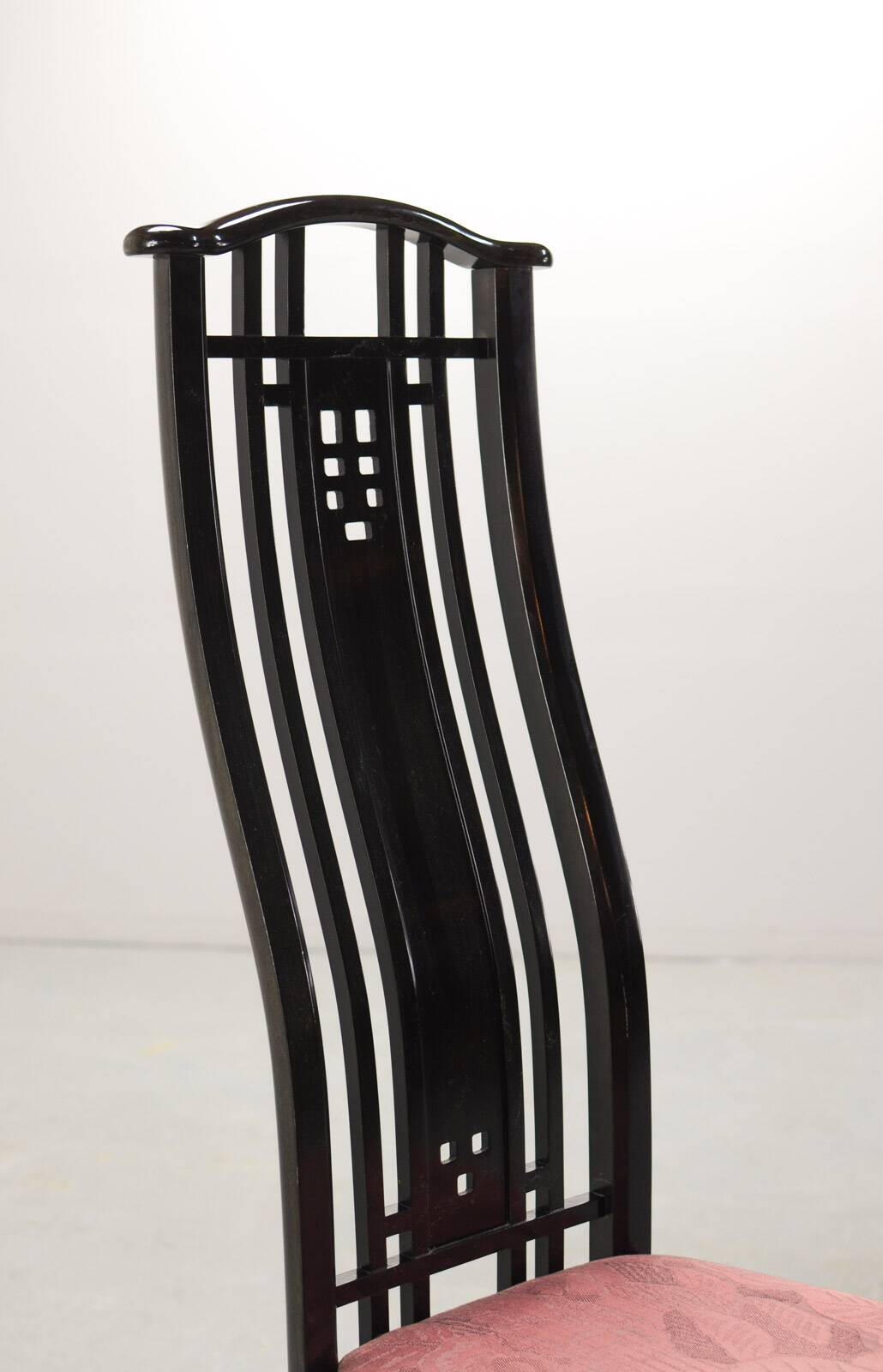 Giorgetti Italian Design High Back Dining Chairs with Pink Upholstery 1980s