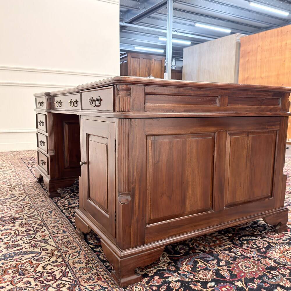 Bureau classique en cuir vert Partnerdesk