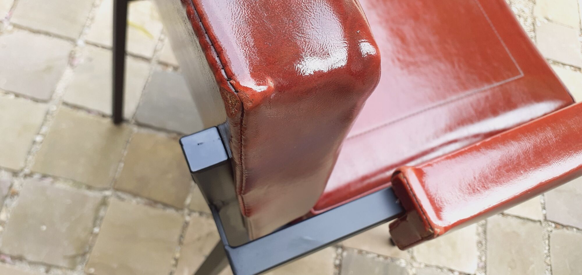 Pair of vintage armchairs year 60 imitation leather burgundy