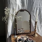 Petit miroir arrondi, cadre en bois, encadrement doré H49,5