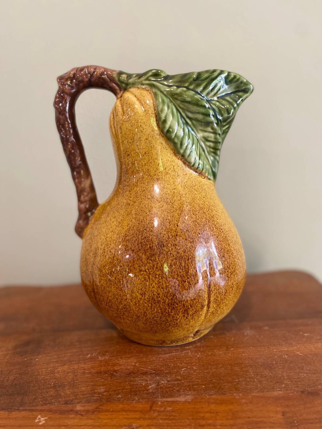 Pear pitcher