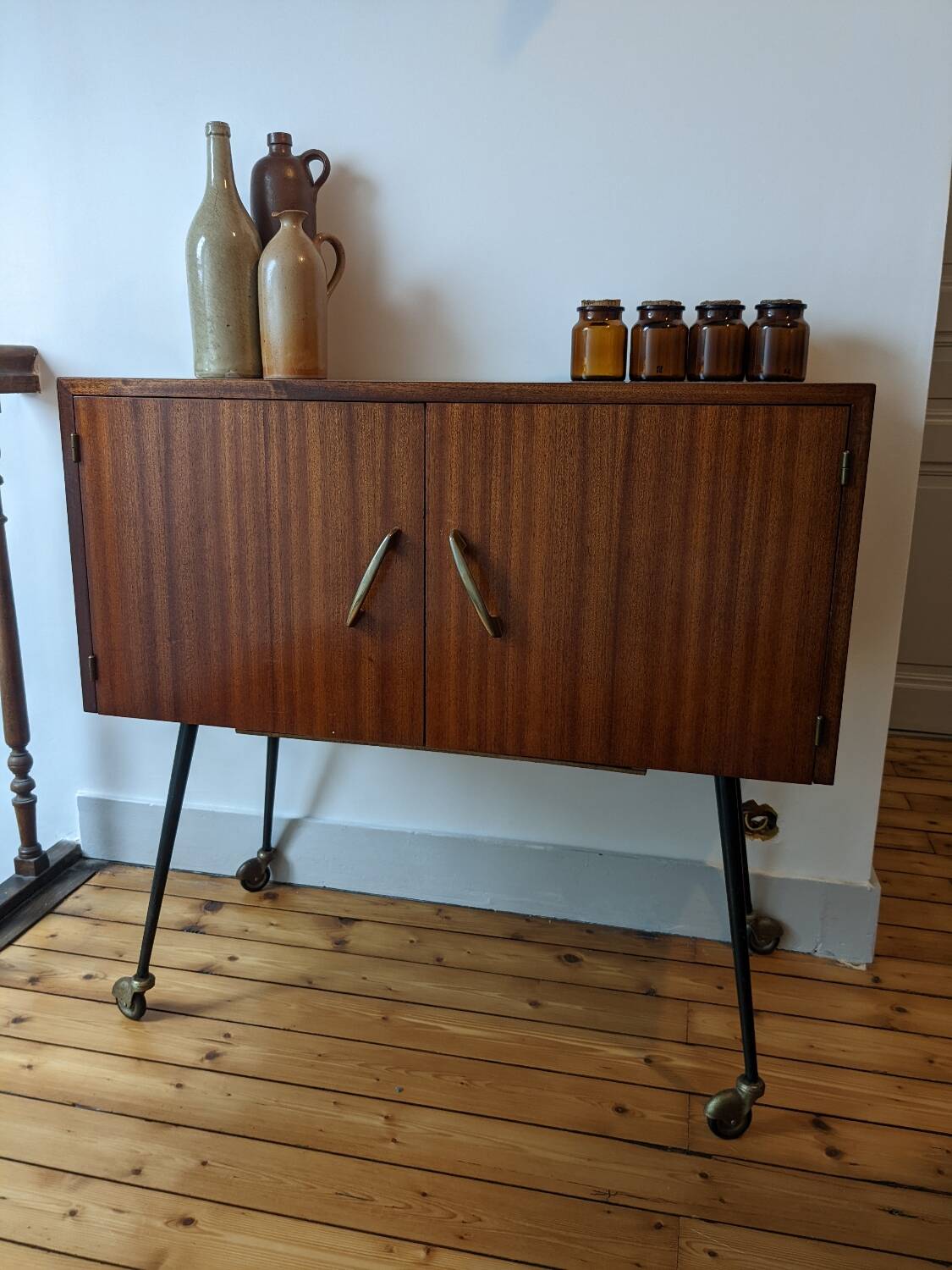 Vintage bar/TV cabinet