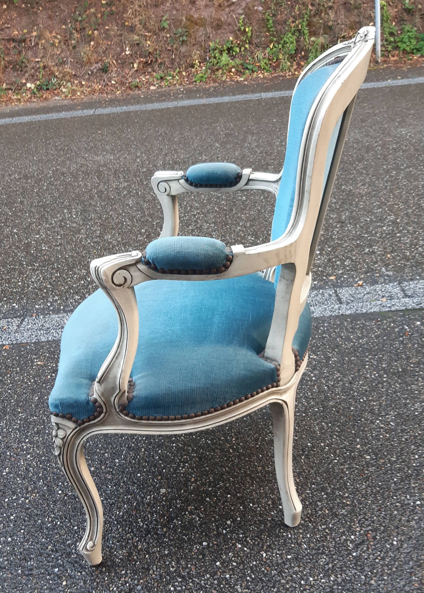 Louis XV duck blue armchair