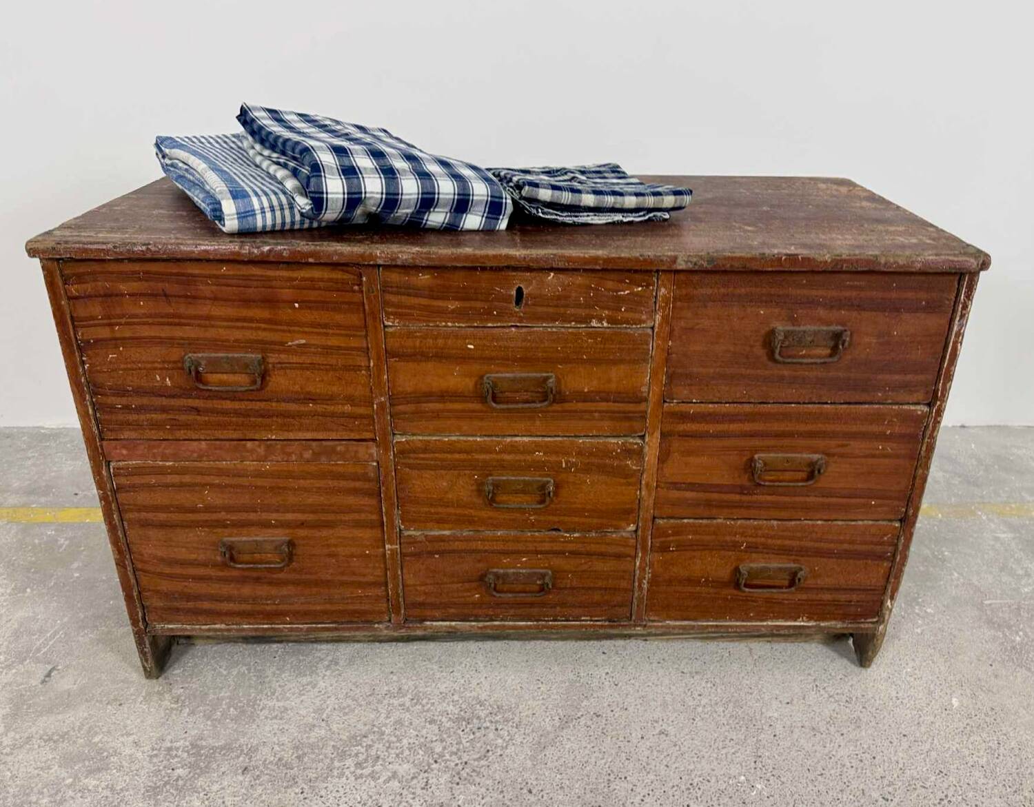 Commercial workbench with 9 drawers