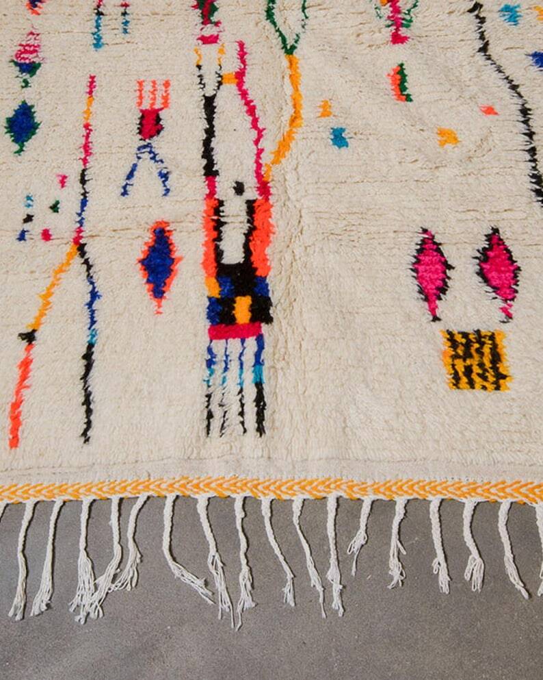 Berber Moroccan rug decorated 250cm x 150cm