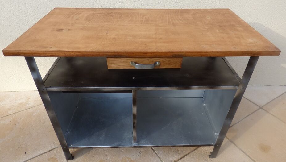 Industrial furniture in metal and wood for bathroom or TV stand