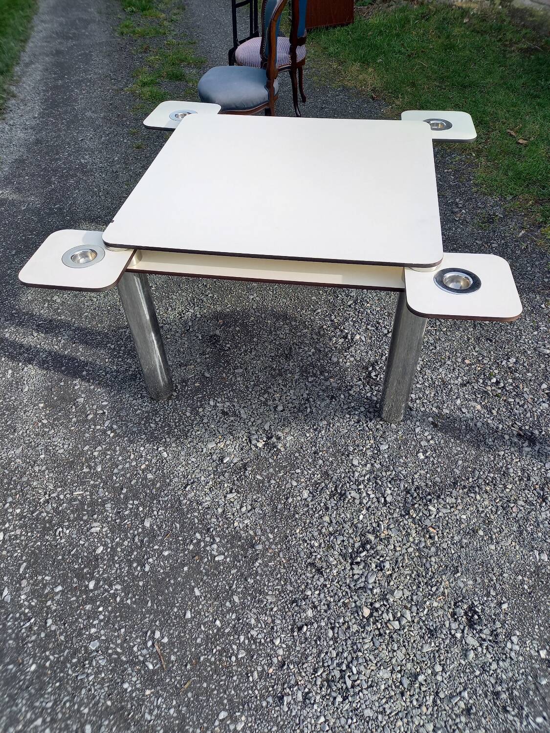 Table à jeu Joe Colombo modèle poker édition Zanotta 1970