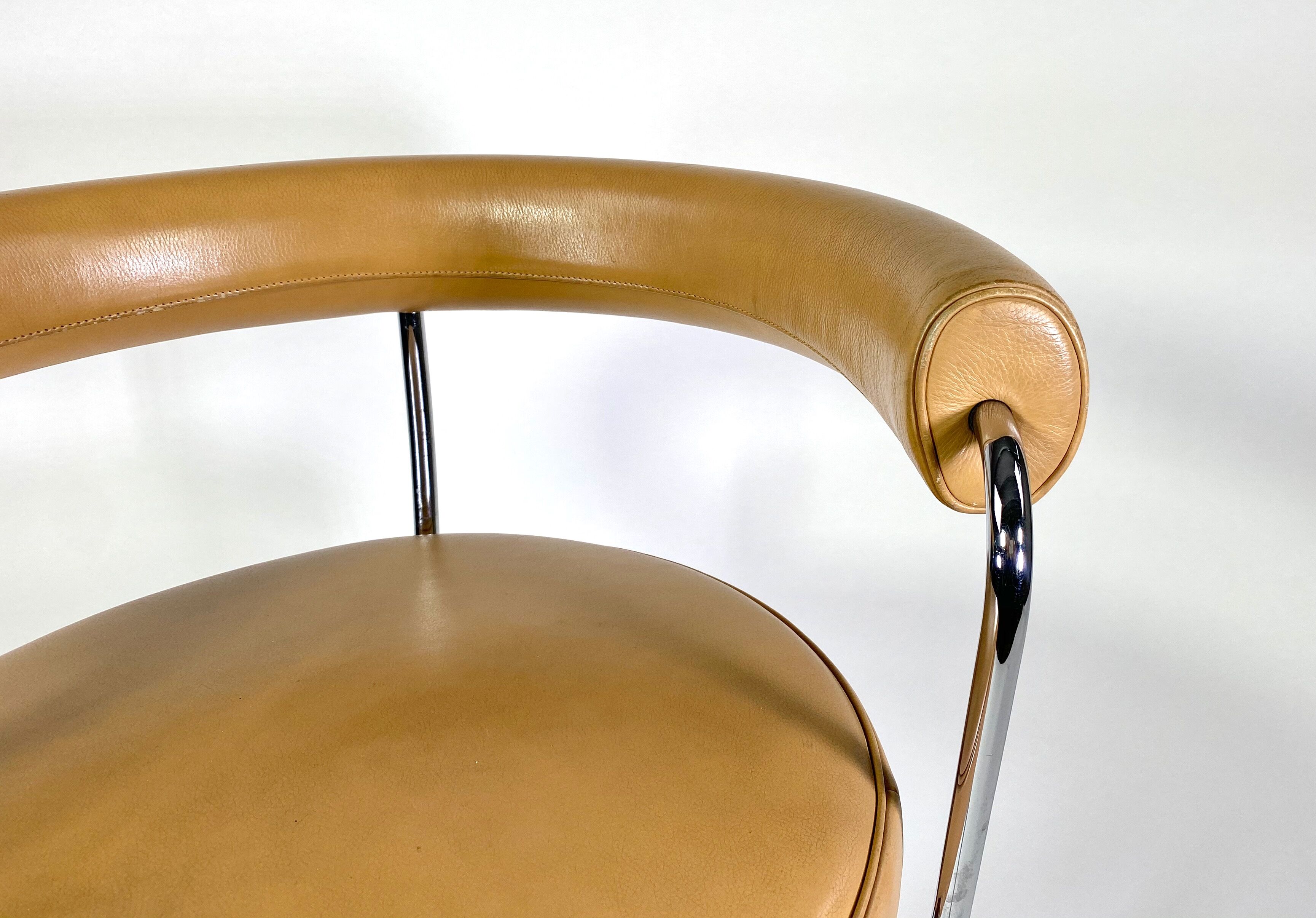 Pair of armchairs Le Corbusier LC7 edition Cassina Year 90