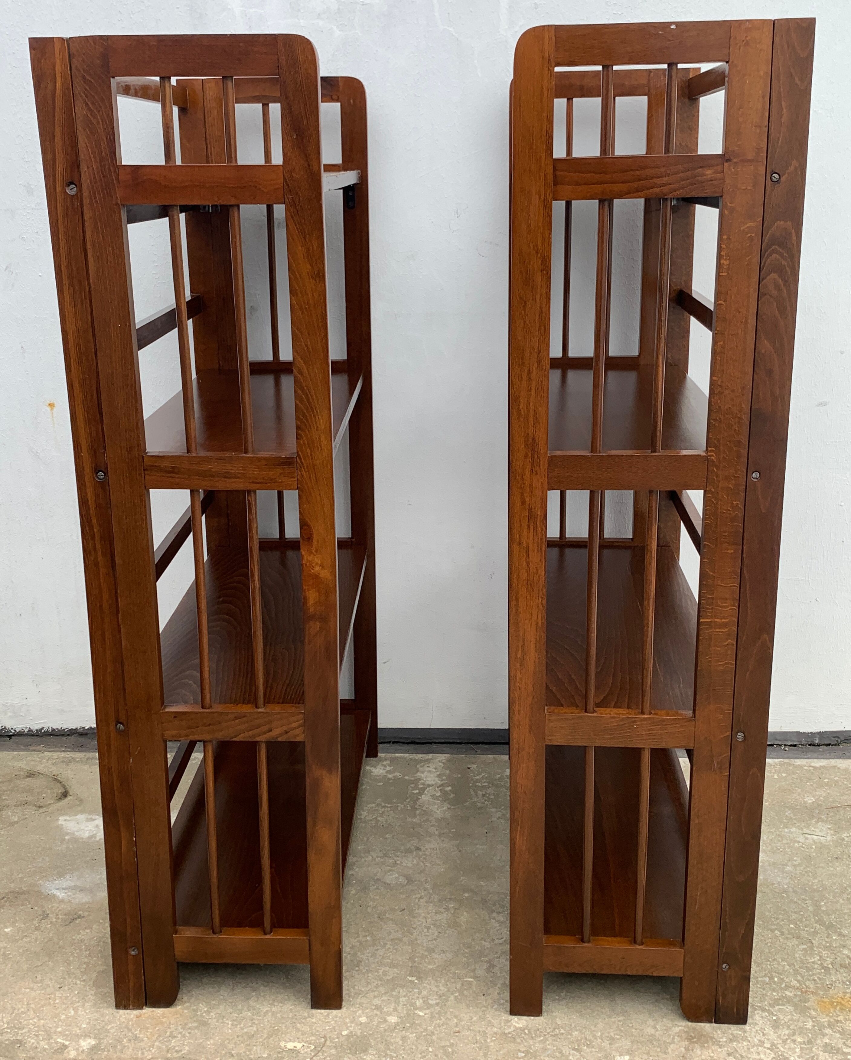 Pair of folding wooden bookcases, 4 shelves, 1950