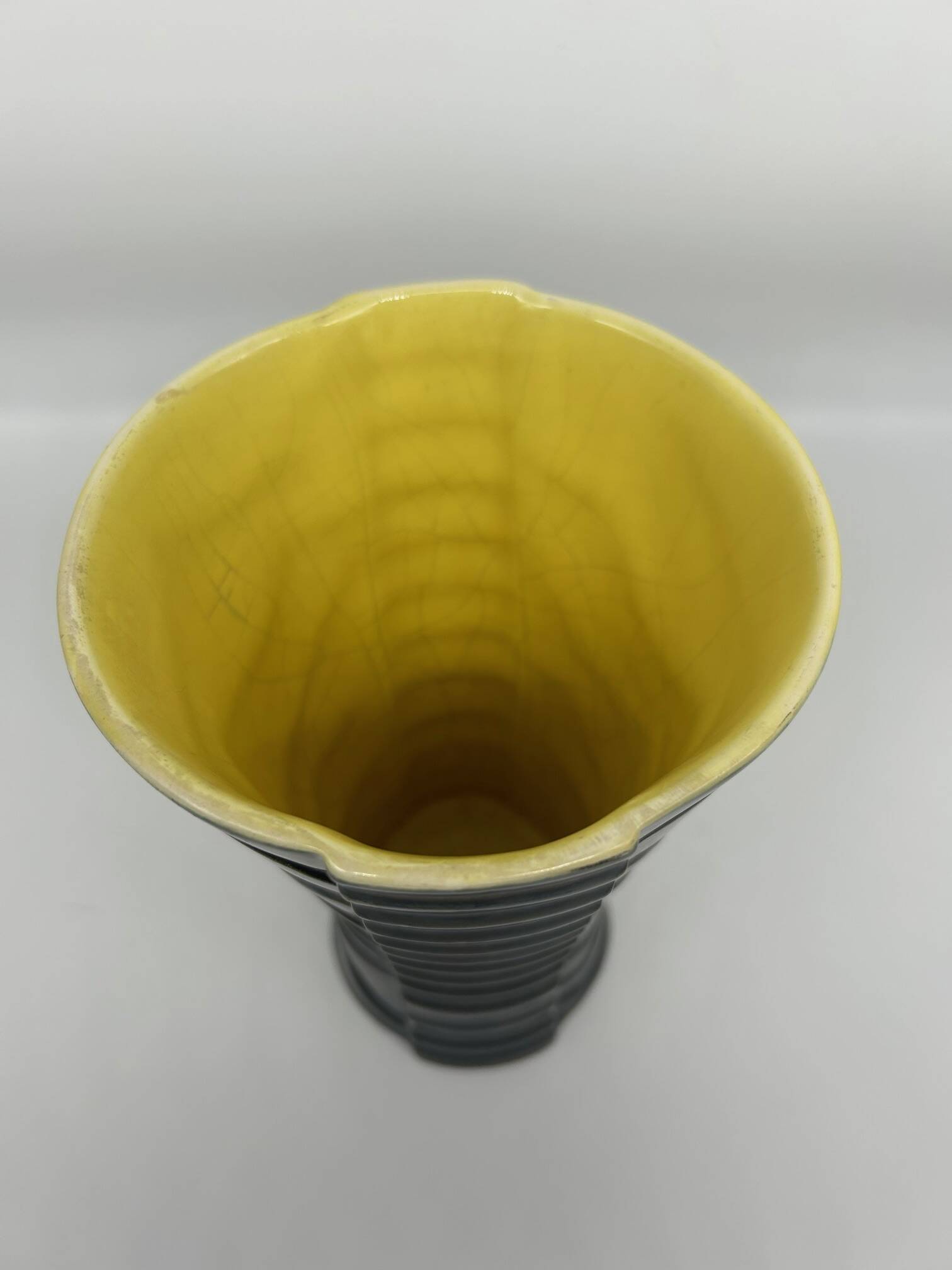 Vase from the 50s black and yellow