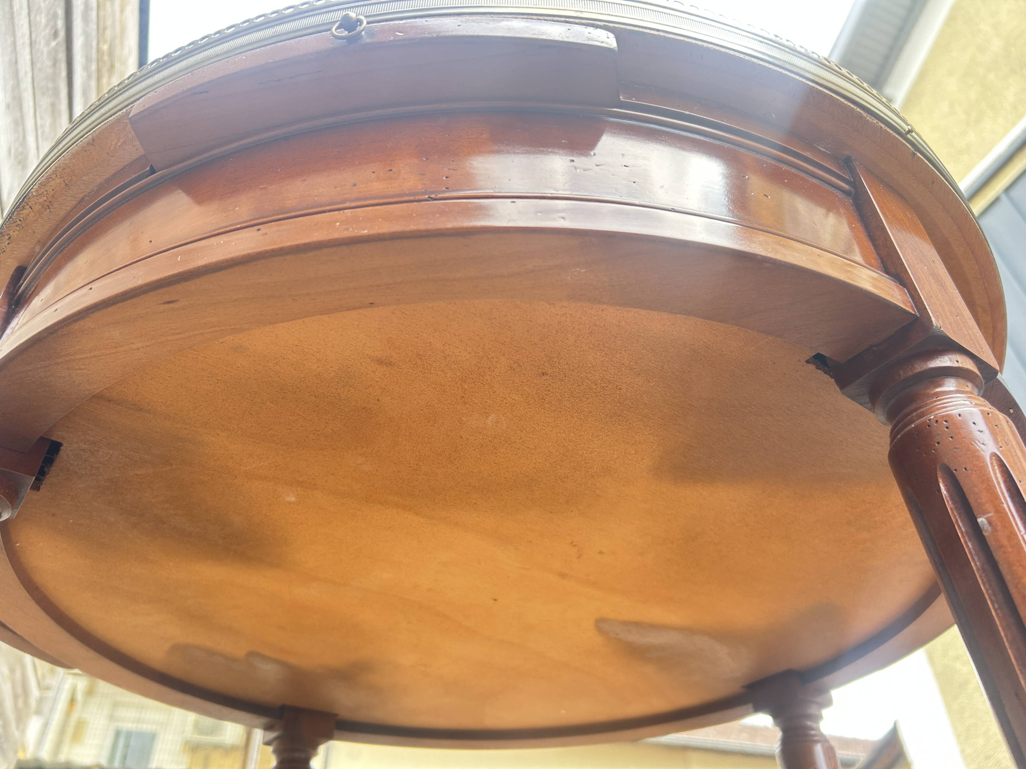 Bouillotte table in Louis XVI style