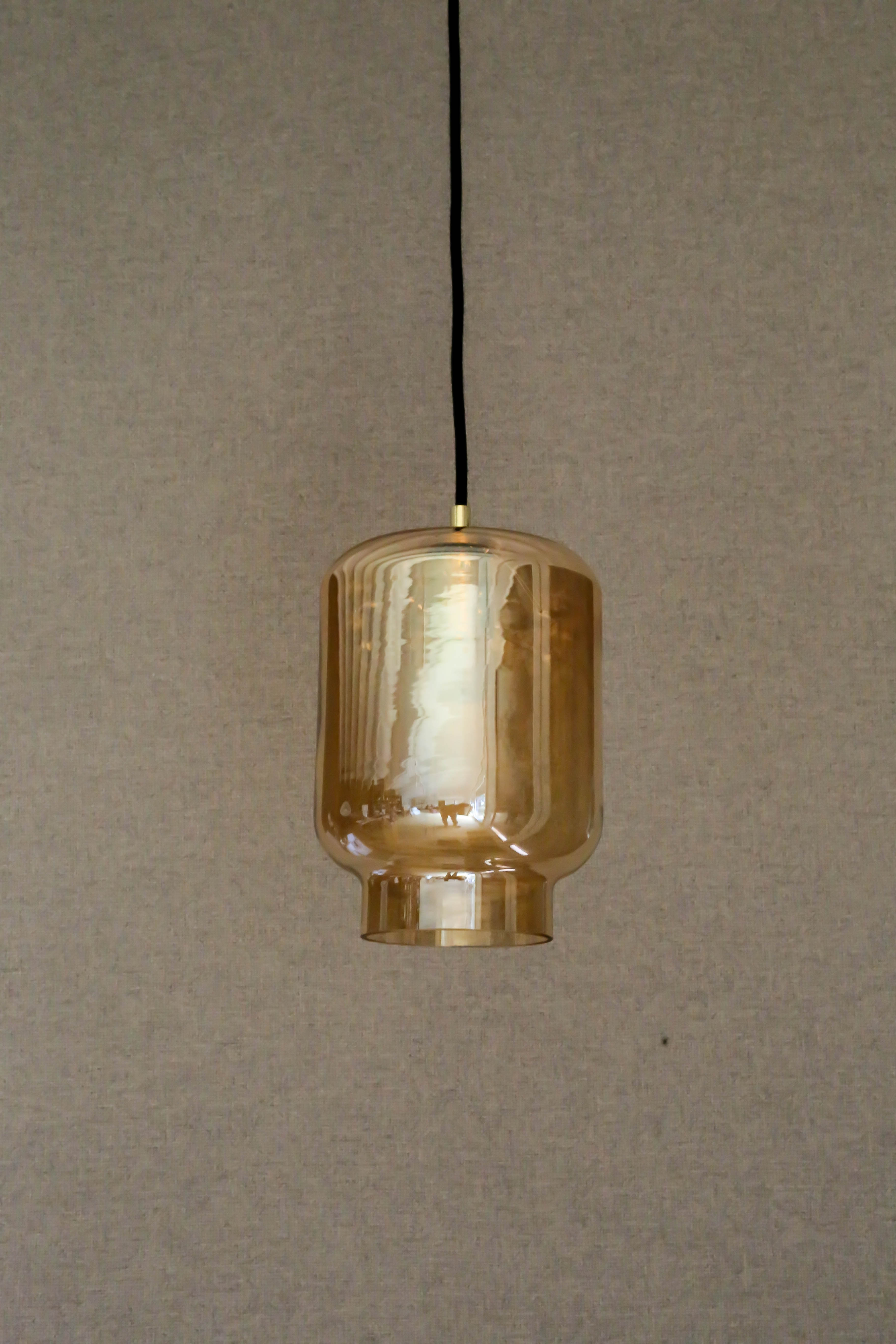Antique suspension lamp in translucent amber glass - delivered with cable and new socket - circa 1970